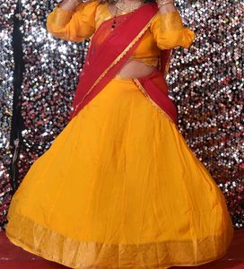 Aakarshna Handmade Crepe Lehenga set| Yellow &amp; Pin