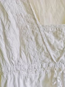 Pintresty White Top 🎀