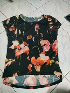 Fashionable Black T-Shirt