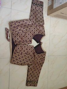 Elegant Mehendi Green Saree with fancy Blouse