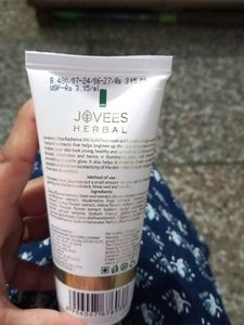 Jovees Harbal Gold Face Wash