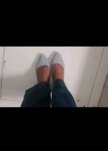 Grey Pointed-Toe Flats - Size 7