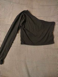 One shoulder sleeve crop top