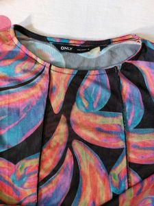 Abstract Printed Fitted Crop top