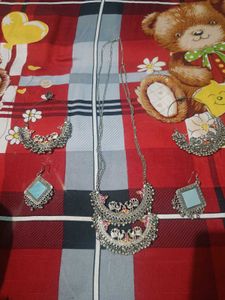 Silver Tone Jewelry Set