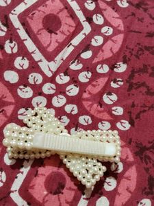 Pearl Bow Hair Clip