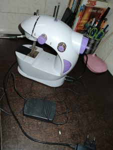 mini sewing machine 🧵