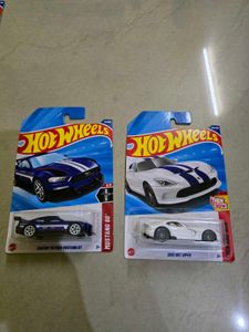 Hot Wheels '18 Mustang GT & SRT Viper