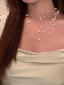 Necklace (pearl)