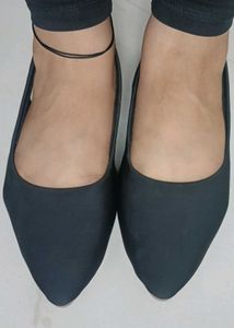 Black Flat Sandal