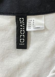 New H&amp;M White Top with Black Color-Blocked Collar