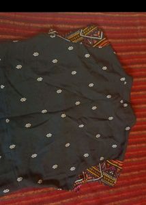 Company :- Folklore. Sleeveless Kurta with Mandari