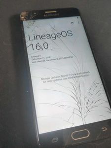 Samsung Galaxy - Cracked Screen