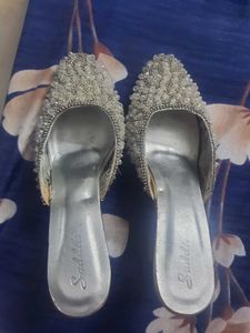 silver pearls heels size6 TODAY SALE🎊