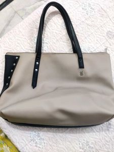 Beige and Black Shoulder Bag, 🥰 Condition 👍