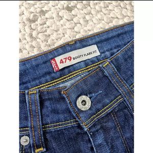 Levi’s Low Waisted Flare Leg Jeans