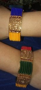 Price drop on Metallic gold stone Glass Bread Bangles Sets