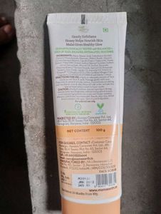 Mamaearth Honey Malai Face Scrub