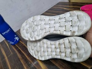 Very Sleek And Nice Shoes. Amazing Condition