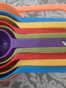 Set of 6 measuring cups