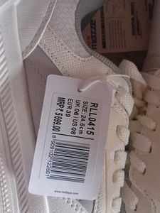 Redtape sneaker for women brand new