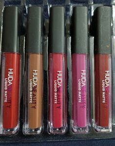 💄HUDA Beauty Lipstick 💋