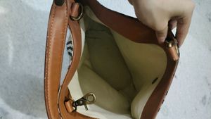 leather hand bag