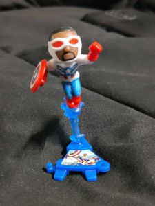 Kinder Joy Marvel Edition - Captain America (Sam)
