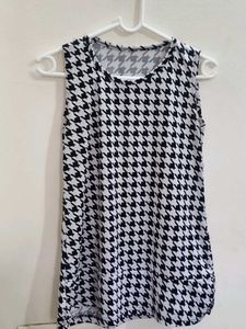Houndstooth Sleeveless Top
