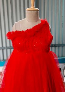 Red Tulle One-Shoulder Gown