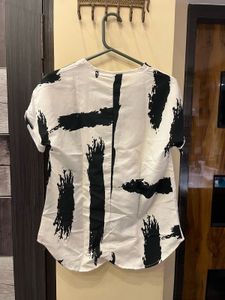 Stylish Black &amp; White Top