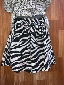 Zebra Print shorts xs/L/xl size avaialbe