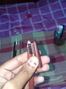 2 Lipliners &amp;1 Eyebrow Pencil With Brushes
