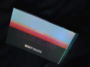 60 Multicolored Eye Shadows , Four In 1 Pallate