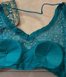 Beautiful Boutique Blouse With Pad