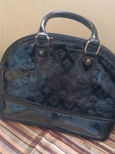 Elegant Black Handbag