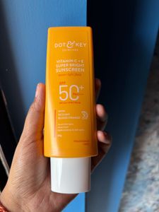 Vitamin C dot and key sunscreen