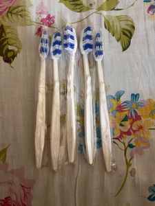 🪥5 Tooth brush🪥