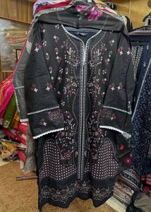Readymade Pakistani Suits