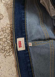 Trendy Levi&#39;s Jeans 👖 (Unisex)