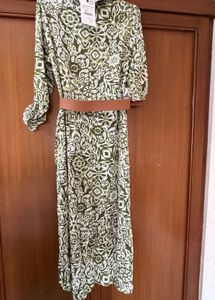 ZARA DRESS IN SIZE S