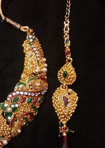 Gorgeous gold-Plated Indian jewelry set.