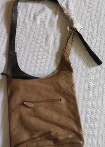 YOUNG SPIRIT SHOULDER BAG
