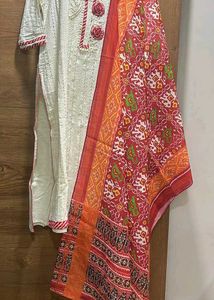 🤍&♥️ Thread Work Kurta With Pant And Dupatta Set