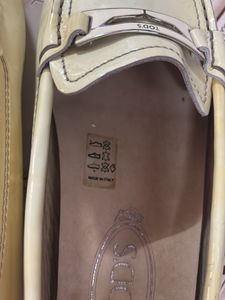 TOD’s LOAFERS.