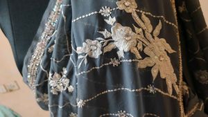 beautiful 😍 thread 🧵 work saree 🔥