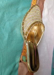 Heavy Golden Embroidered Jutti