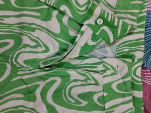 Stylish Green Swirl Print Skorts with Belt