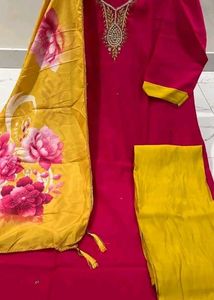 Elegant Red Embroidered Kurta Set