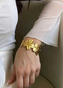 An-ti tarnish bracelet